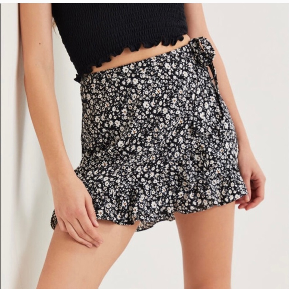 LA Hearts floral wrap mini skirt